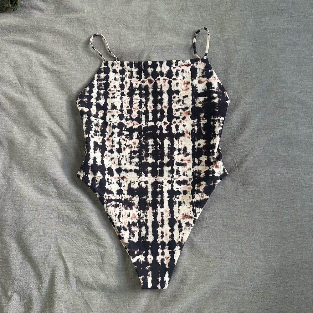 Skatie Resa One Piece - Dawn